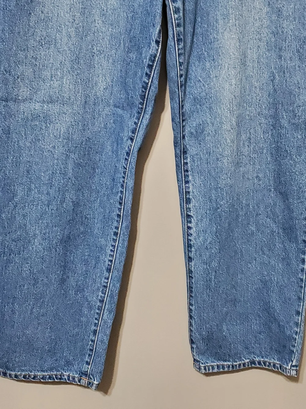 Forever 21 Premium Straight-Leg Jeans with Colorful Embroidery Women's Size 0x - Picture 3 of 10